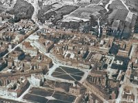 Trg kralja Petra (današnji Trg žrtava fašizma) oko 1930. godine.Panorama  Trg ima iznimno zanimljivu povijest. Do 1927.godine. bio je to Trg N, od 1927.godine do 1941.godine Trg kralja Petra I. (Karađorđevića), za NDH Trg III, od 1943.godine Trg Kulina bana, od 1945.godine do 1990. godine Trg žrtava fašizma, od 1990.godine do 2000.godine Trg hrvatskih velikana, a 2000.godine mu je ponovno vraćeno ime Trg žrtava fašizma.